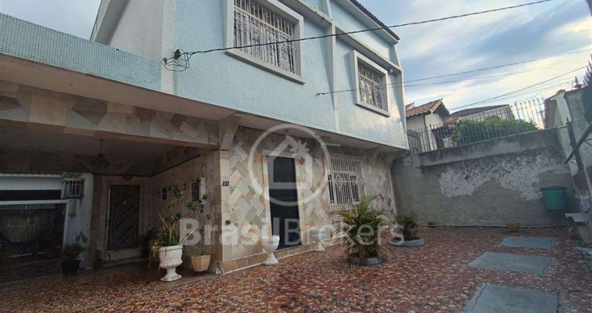 Casa duplex espaçosa, de 238m² em Higienópolis - RJ