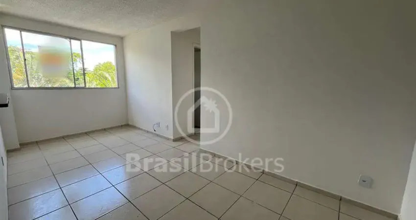 Apartamento em excelente condomínio em Honório Gurgel