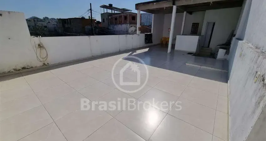 ótima Casa de Vila em Boa localização do bairro. 2 Qtos 1 Suite Terraço e Vaga
