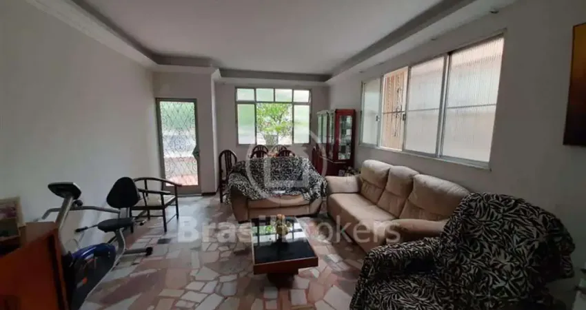 Apartamento tipo casa 3 quartos próximo à Dias da Cruz