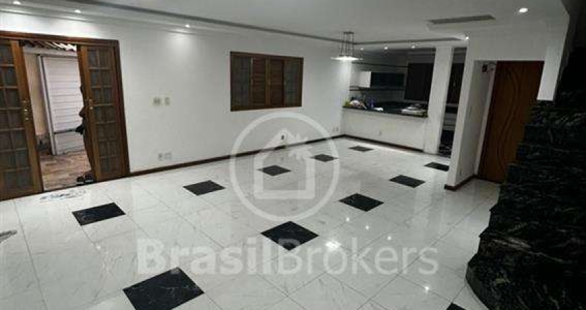 Magnífica casa em Vila Valqueire !!!!