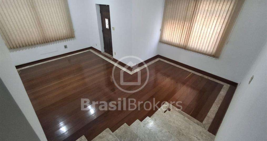Casa ampla em Del Castilho