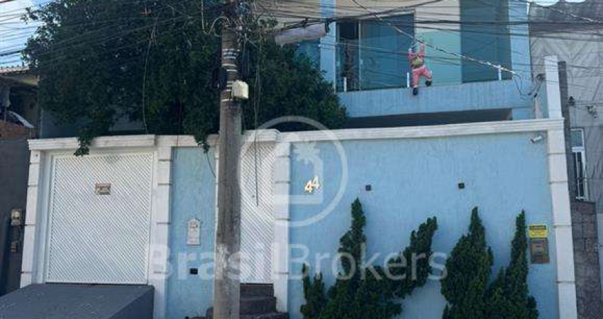 Casa à venda com 350,00m² e 3 quartos em Abolição, Rio de Janeiro - RJ