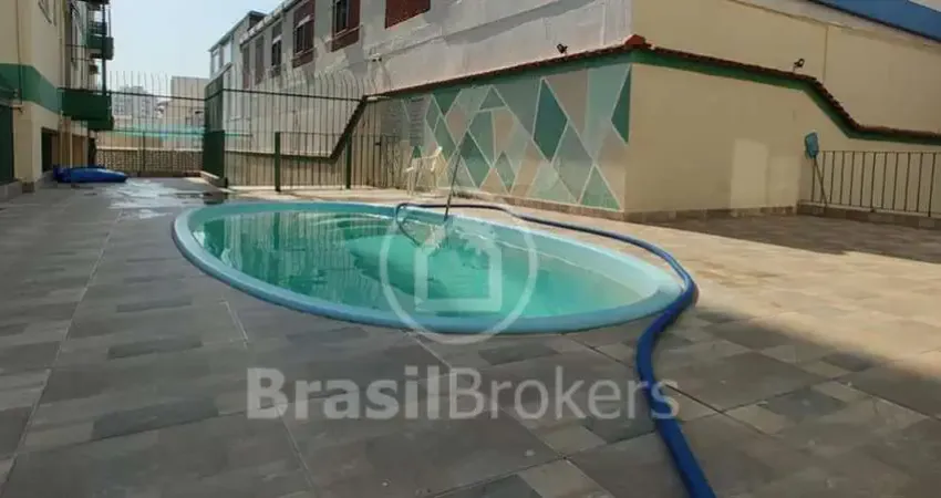 Apartamento com TRÊS Quartos em condomínio com Piscina