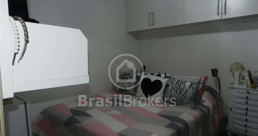 Apartamento por apenas  145 mil em Engenho de Dentro