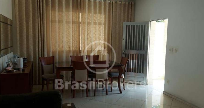 Casa à venda com 365,00m² e 5 quartos em Cachambi, Rio de Janeiro - rj