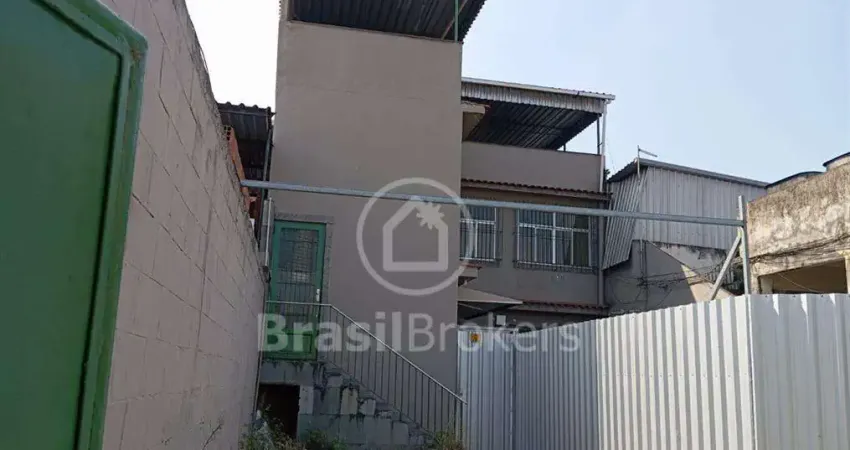 Excelente casa + galpão em ótima localização !!!