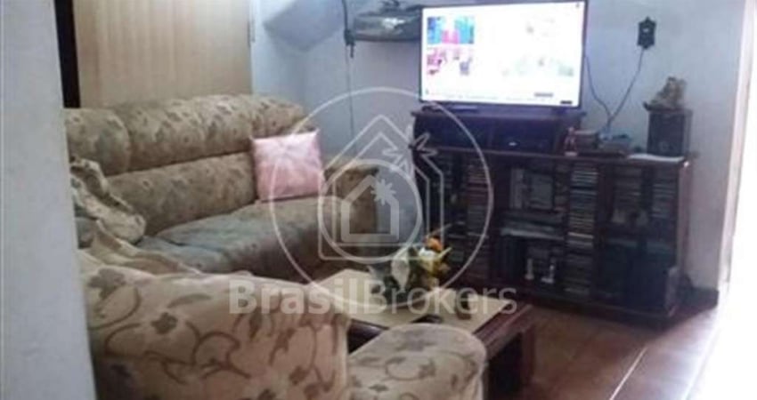 Casa 4 quartos, sendo 2 suítes