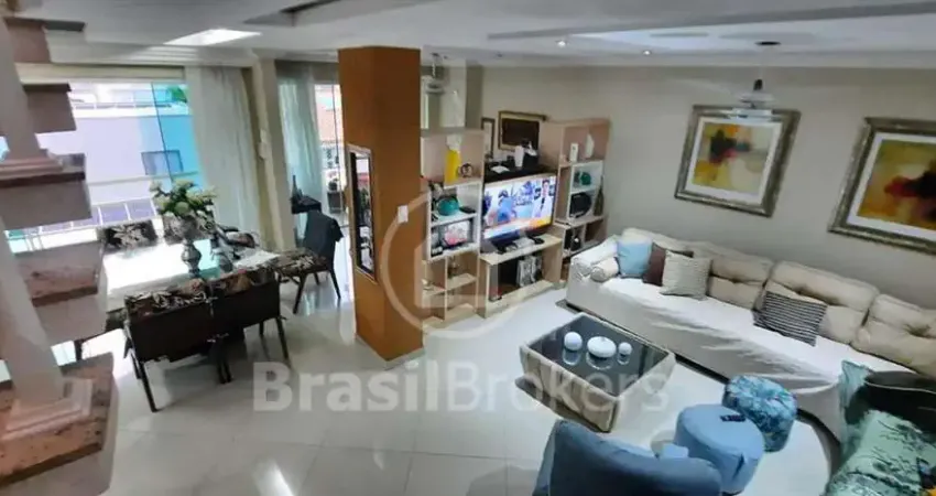 Casa em condomínio fechado com 4 quartos à venda na Rua Moacir dos Santos Lima, Vila Valqueire, Rio de Janeiro