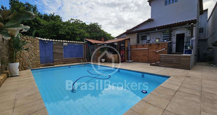 Casa com 4 Quartos à venda, 260m² com infra - Méier-RJ