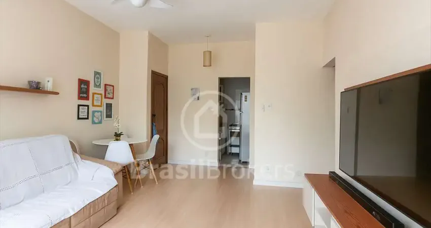 Apartamento de 62 m² com dois quartos e dependência no engenho novo!