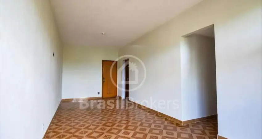 Amplo apartamento varanda 3 Quartos Dep. Empregada Ac. Carta e Fgts