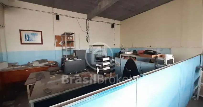 Imóvel estilo Galpão ideal pra escritório fábrica pequena empresa na rua Francisco Fragoso no Encantado