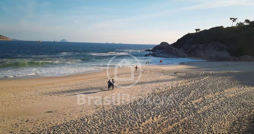 Casa de Alto Padrão com 360 m² 4 quartos com espaço pra elevador e acessibilidade