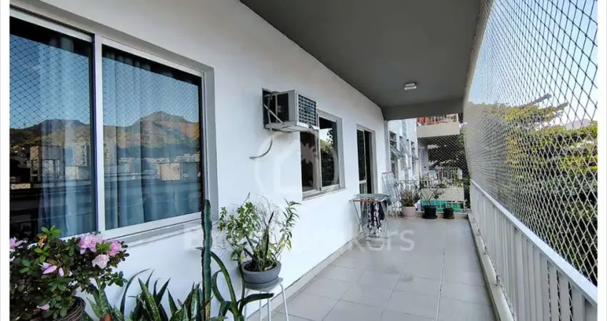 Excelente Apartamento Dois Quartos e Varandão c Duas Vagas
