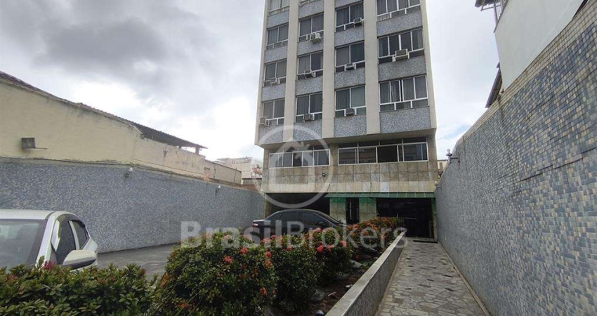 Amplo apartamento 3 quartos - Próximo à Rua Dias da Cruz