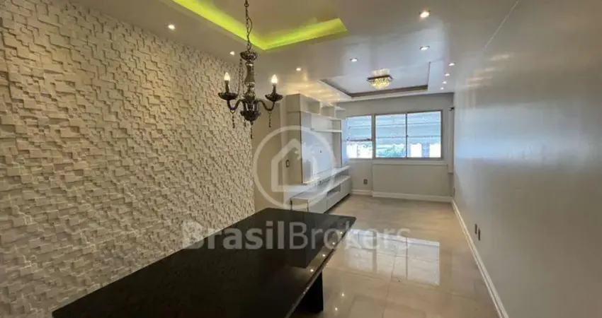 Elegante apartamento, localizado na Rua José Bonifácio. 3 quartos com suíte.