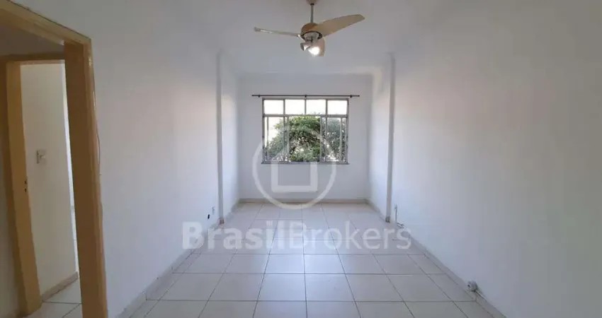 Apartamento 2 quartos na rua Vinte e Quatro de Maio