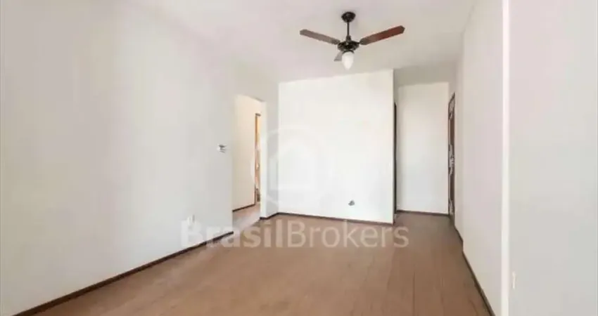 Excelente localização! 2 quartos, 3 banheiros, Rua Grão Pará..Aceitando Financiamento!