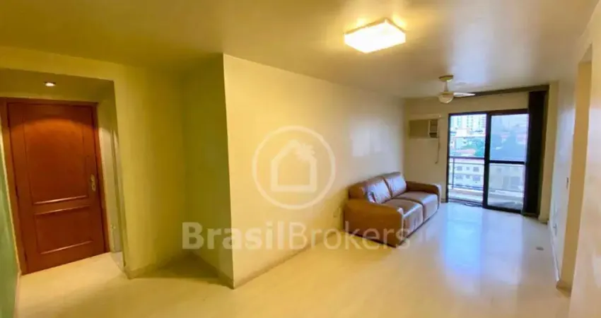 Seu novo lar: amplo apartamento, 3 quartos e 2 varandas em condomínio clube, mais dependência