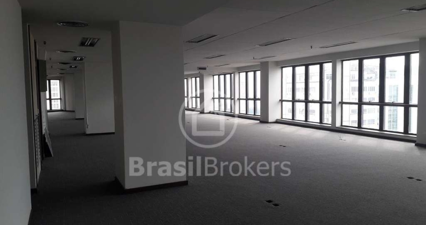 Sala comercial de 583m² com vista livre no Centro da Cidade!!!