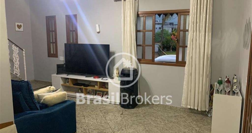 Ótima casa de 3 quartos em condomínio seguro em Vila Isabel
