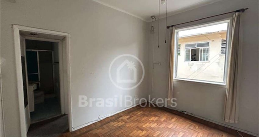 Ótimo apartamento em condomínio familiar, com localização privilegiada no bairro Maracanã.
