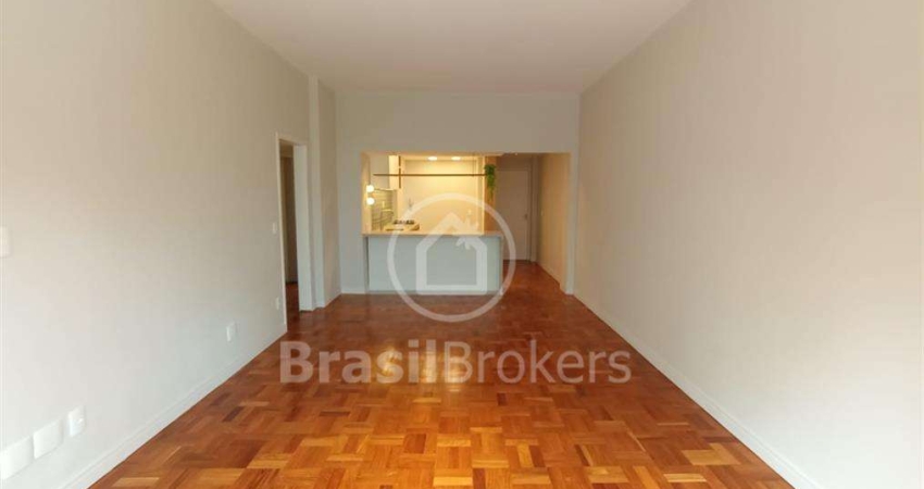 Apto todo reformado, 3 quartos (1 suíte) na Conde de Bonfim, próximo ao metrô.