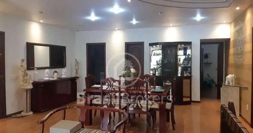Apartamento Duplex de 4 quartos com 261m² varanda e 2 vagas!!!