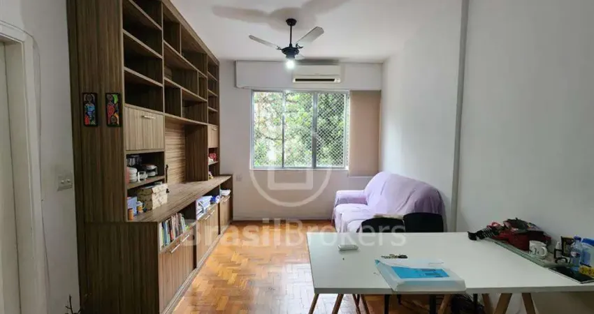 Excelente apartamento com 2 quartos, 82 m², vaga na escritura
