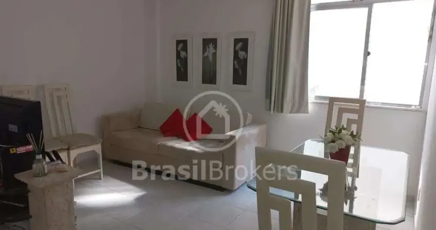 Aconchegante apartamento com 2 quartos com armários