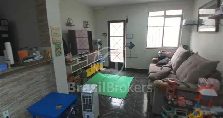 Casa de Vila Triplex com 116 m2, 2 quartos e vaga em área nobre de Vila Isabel