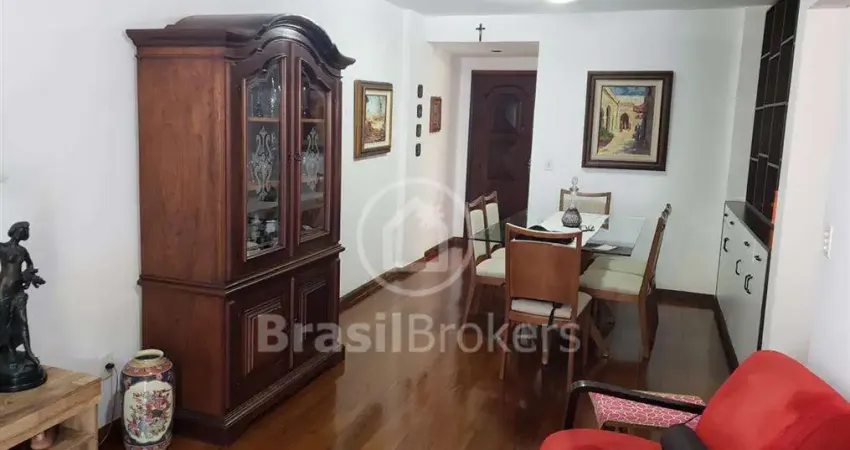 Apartamento à venda com 2 quartos, 96 m², vaga e varanda !