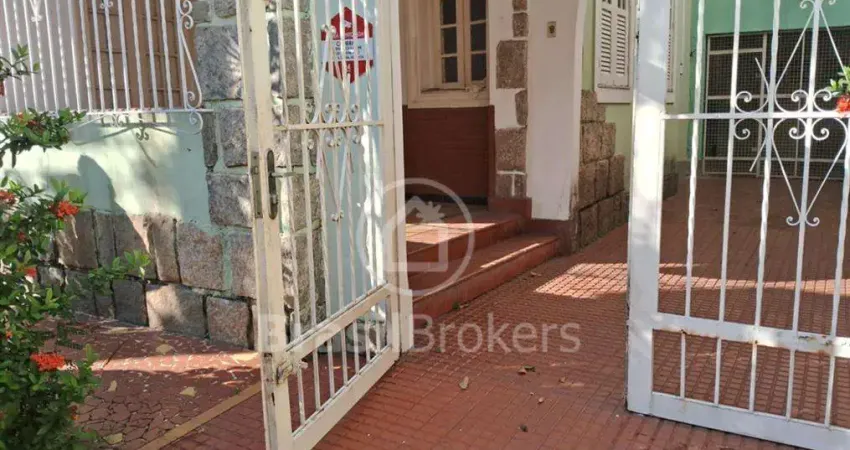 Casa 7 quartos, sendo 2 suítes