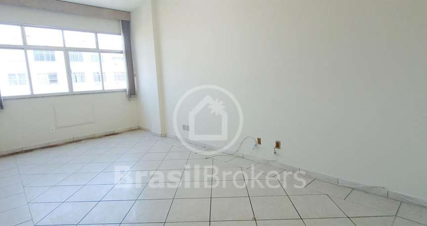 Apartamento à venda com 73 m² e 3 quartos com vaga.