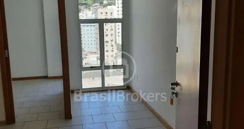 APARTAMENTO QUARTO E  SALA NO CENTRO