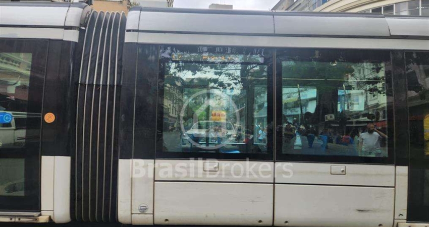 Sala Comercial à venda com 0m² e 1 quarto em Centro, Rio de Janeiro - RJ