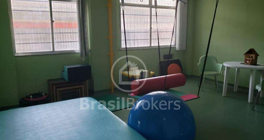 Casa comercial com 2 andares em Vila Isabel