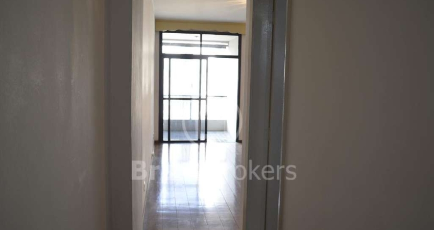 Apartamento à Venda, 2 quartos (2 suítes), 1 vaga, varanda e sol matinal, próximo ao Metrô Uruguai