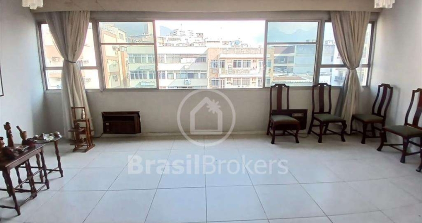 Apartamento com 130,00m² com 3 quartos próximo da Praça S Pena