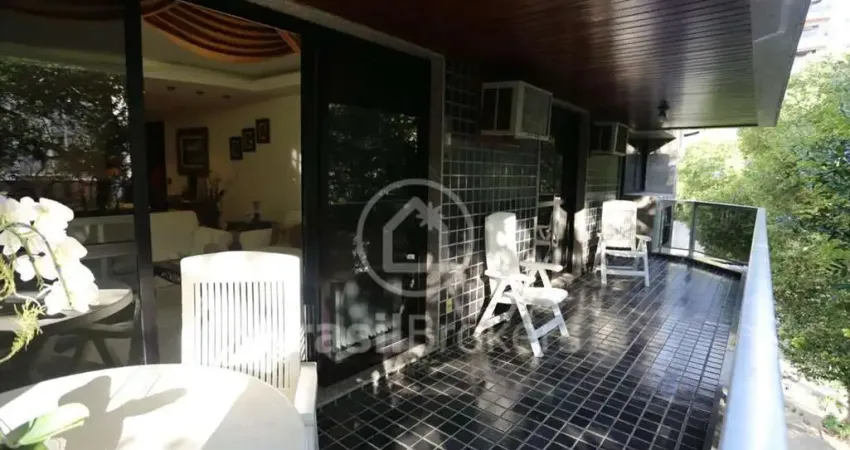 Apartamento à venda com 206,00m² e 4 quartos em Tijuca, Rio de Janeiro - rj