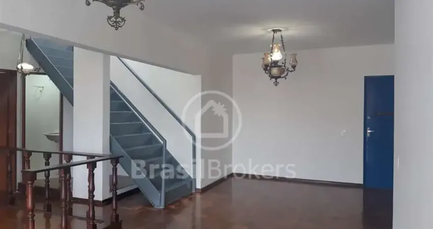 Apartamento de tipo cobertura 5 quartos com 240m² varanda e vaga!!!