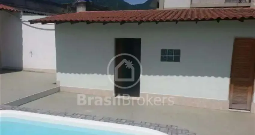 Casa à venda com 600,00m² e 4 quartos em Vila Isabel, Rio de Janeiro - rj