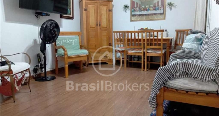 Apartamento de 1 quarto em rua tranquila e silenciosa a 10 minutos do metro São Francisco Xavier e Isento de IPTU !