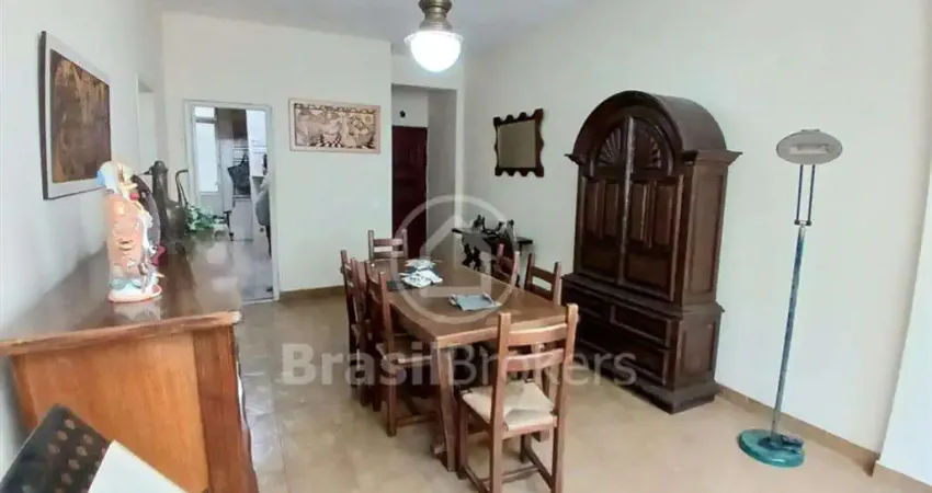 Apartamento na Tijuca ao lado do metro Afonso Pena com 3 quartos e vaga de garagem.