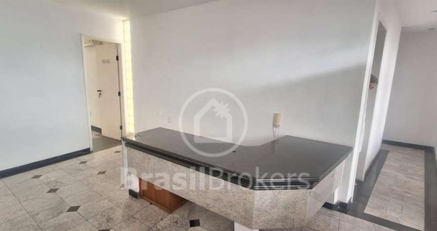 Cobertura Comercial com 44m², coladinha no Metrô Saenz Peña!