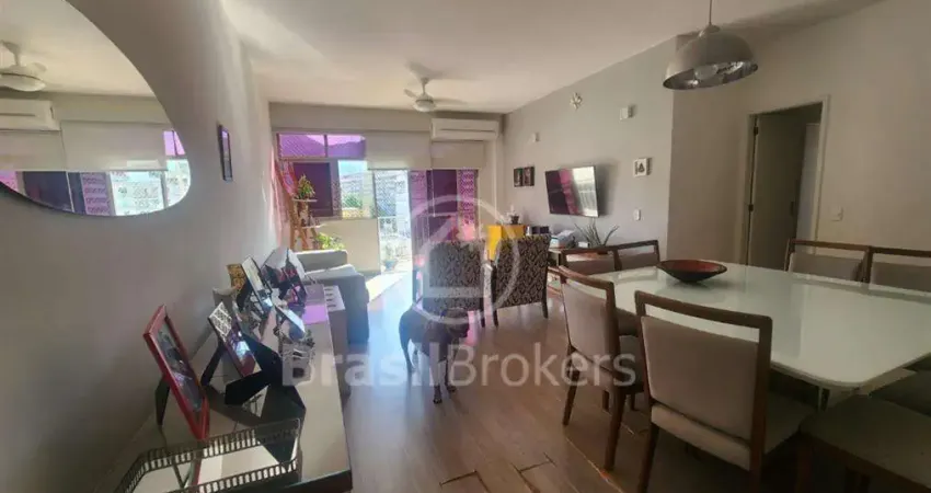 Apartamento 3 quartos - sendo 1 suíte com varanda - e 2 vagas de garagem