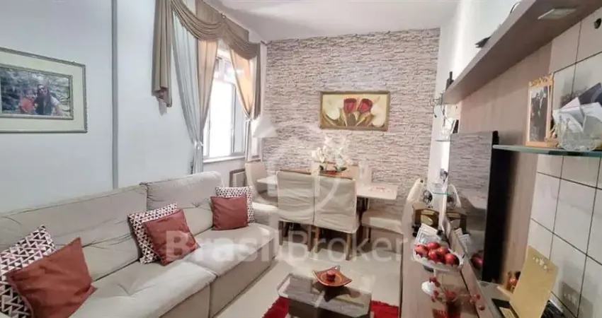 Apartamento à venda com 59m² e 2 quartos reformadíssimo em de São Cristóvão!