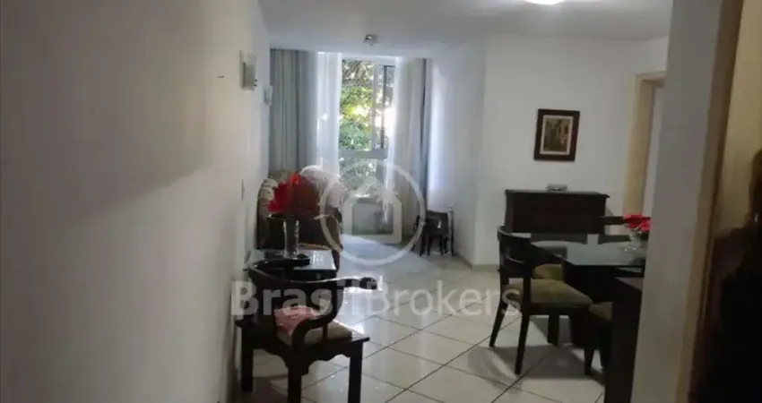 Apartamento à venda com 3 quartos na Rua Conselheiro Zenha, frente e sol da manhã