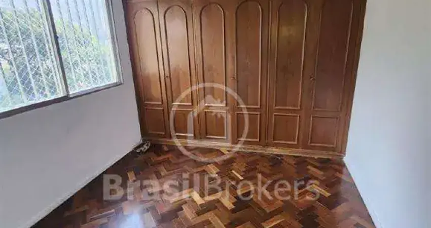 Tranquilidade e paz na tijuca com 3 quartos, sendo 1 suíte e vaga na escritura